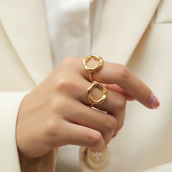 24K Gold Melted Circle Ring*Waterproof and Sweatproof - Picture 3 of 3